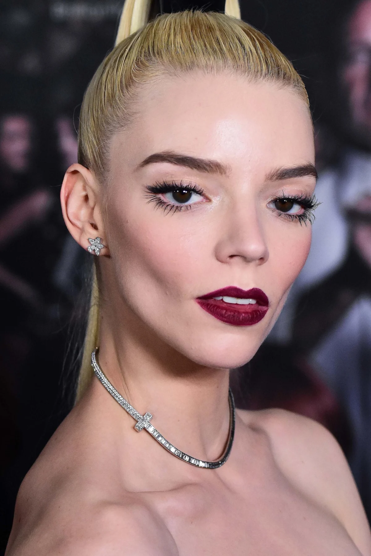 The Evolution of an Icon: Anya Taylor-Joy’s Transformation Through the Lens of Hollywood Beauty Standards