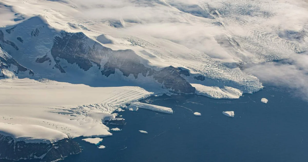 Unlocking the Antarctic Mystery: How a Tropical Ocean Pool Triggered a Massive Ice Gain in East Antarctica